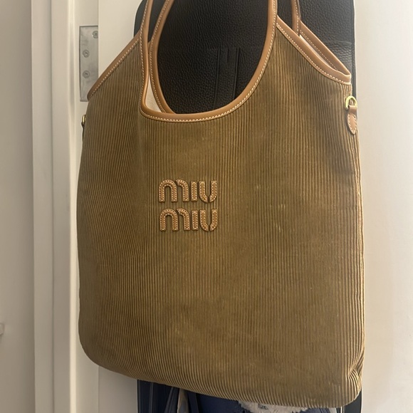 Miu Miu Ivy Bag - Picture 2 of 5